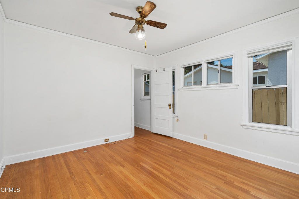 1675 N El Molino Avenue