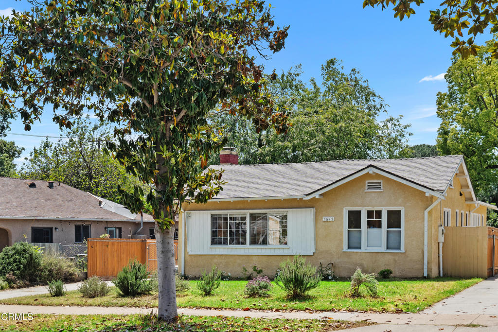 1675 N El Molino Avenue