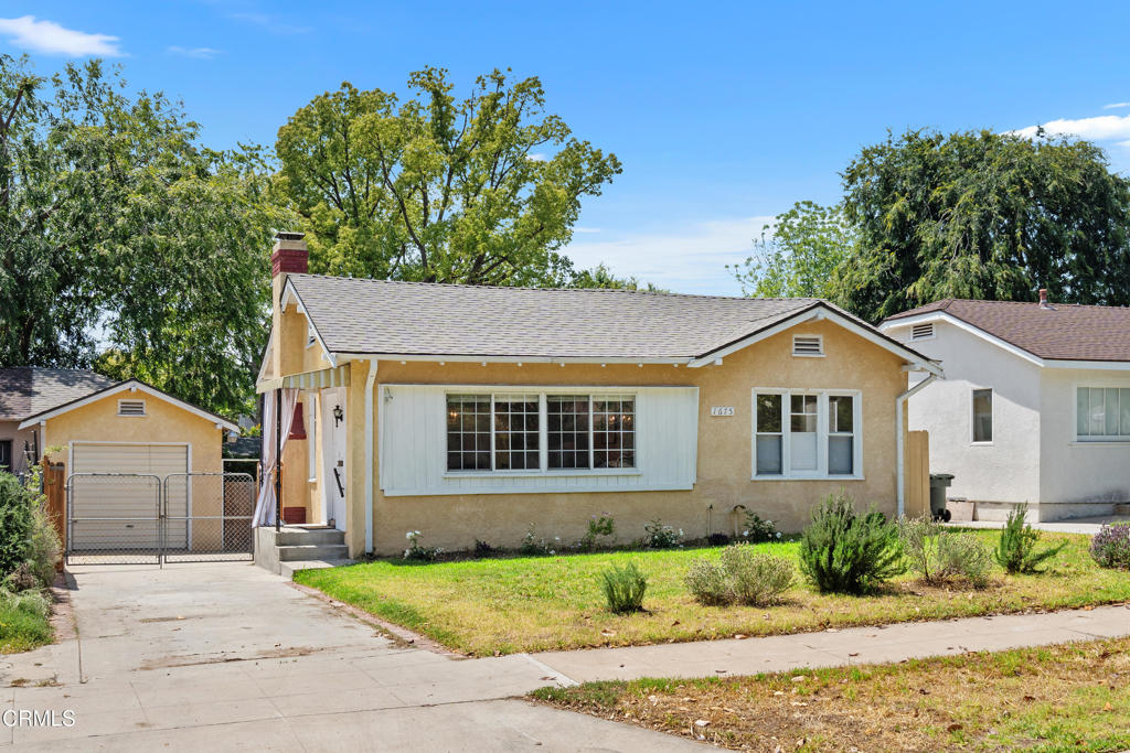 1675 N El Molino Avenue