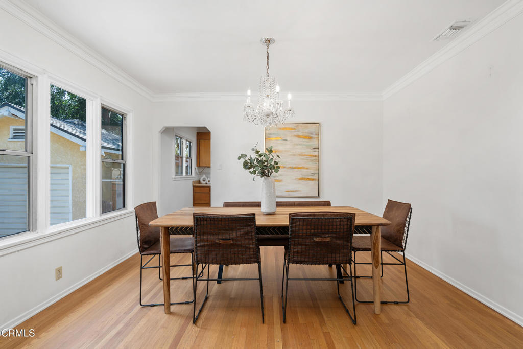 1675 N El Molino Avenue