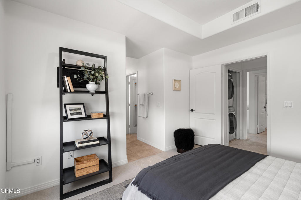 433 N Altadena Drive 4