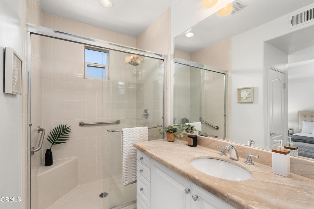 433 N Altadena Drive 4