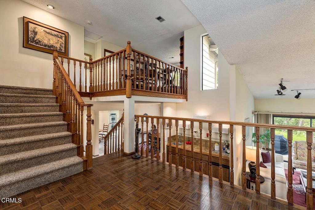 2025 Rosemont Avenue 2