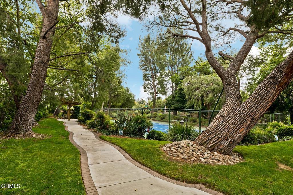 2025 Rosemont Avenue 2