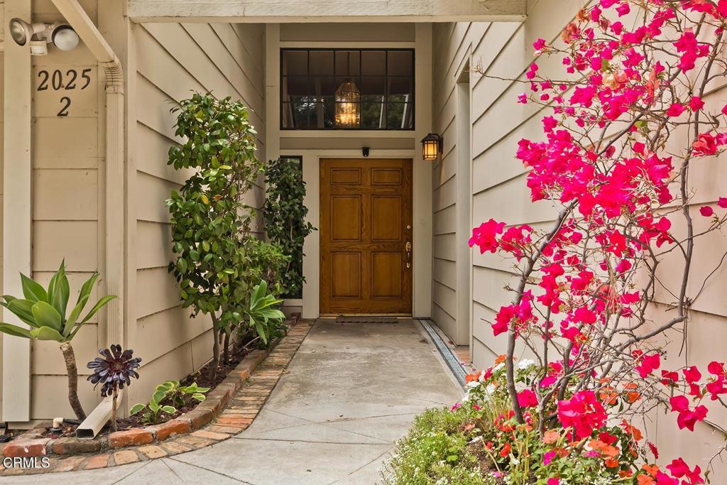 2025 Rosemont Avenue 2