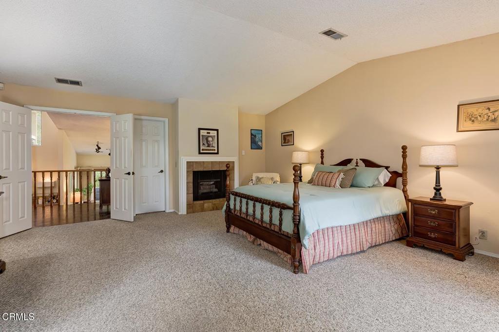 2025 Rosemont Avenue 2