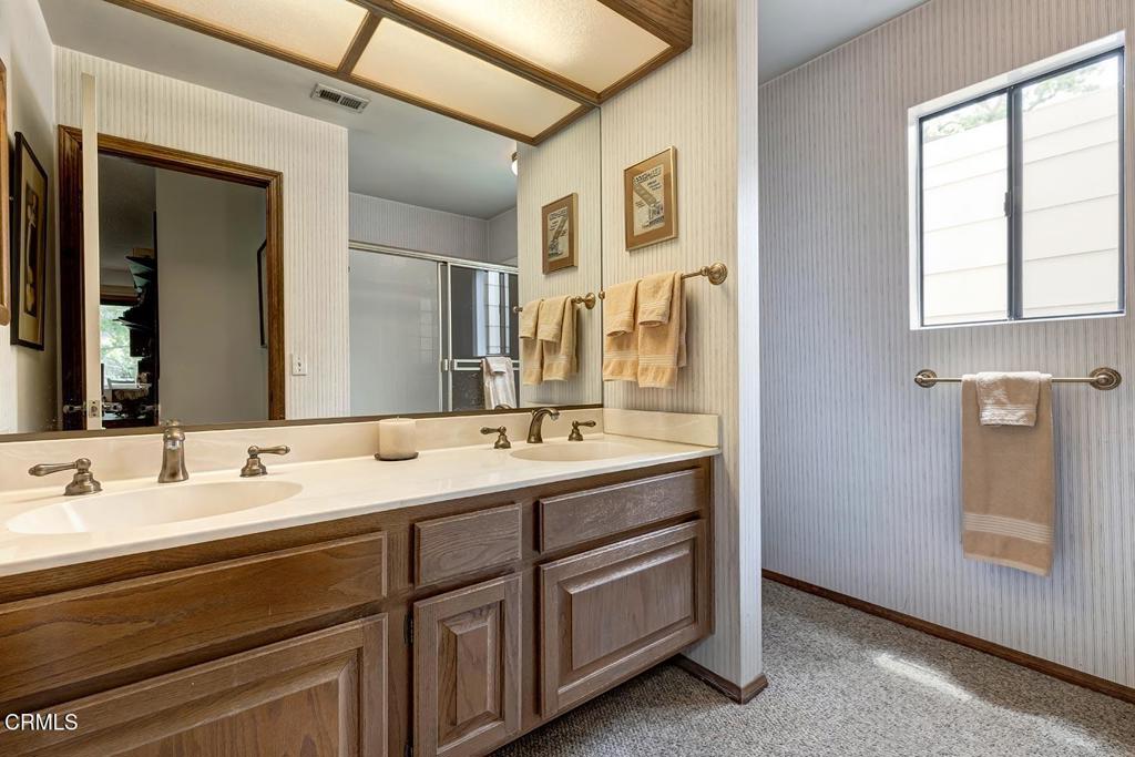 2025 Rosemont Avenue 2