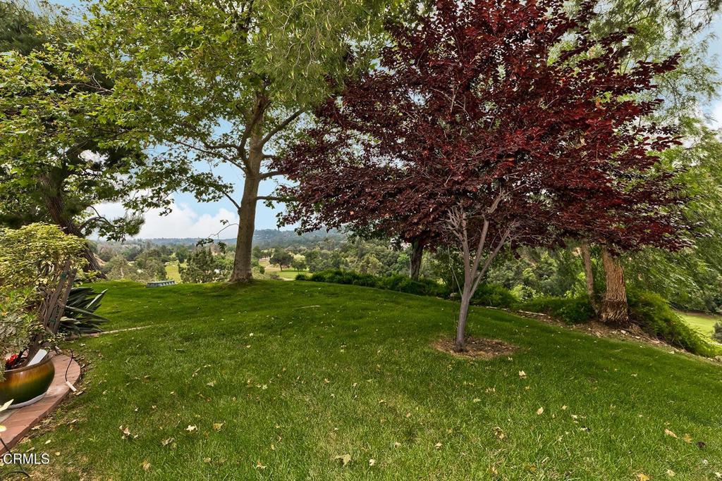 2025 Rosemont Avenue 2