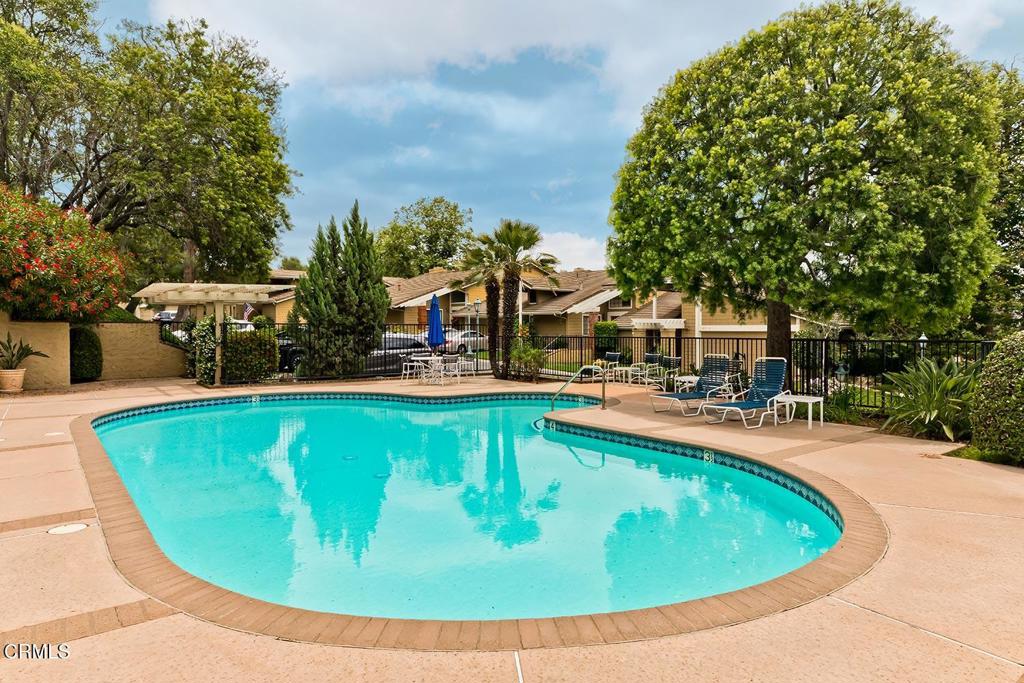 2025 Rosemont Avenue 2