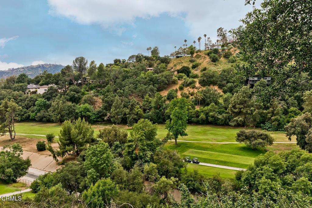 2025 Rosemont Avenue 2