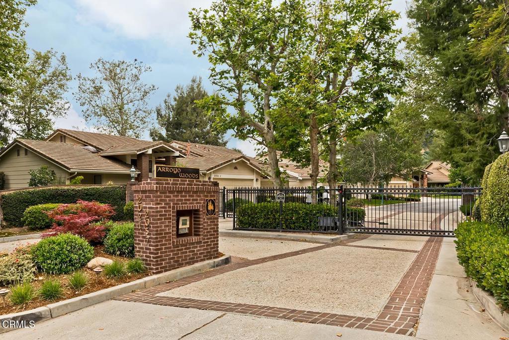 2025 Rosemont Avenue 2