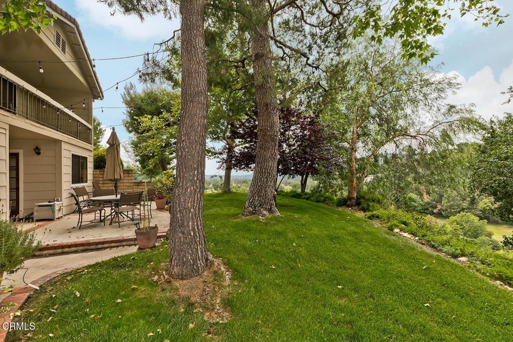 2025 Rosemont Avenue 2