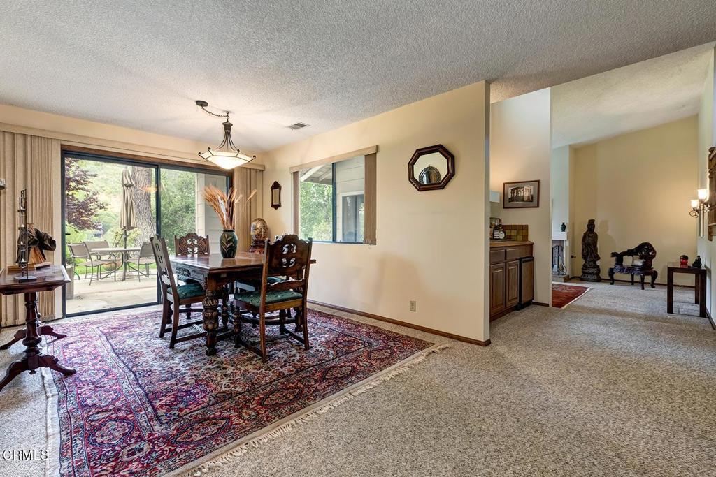 2025 Rosemont Avenue 2