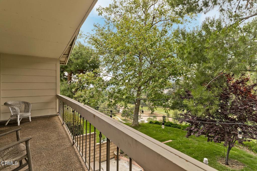 2025 Rosemont Avenue 2