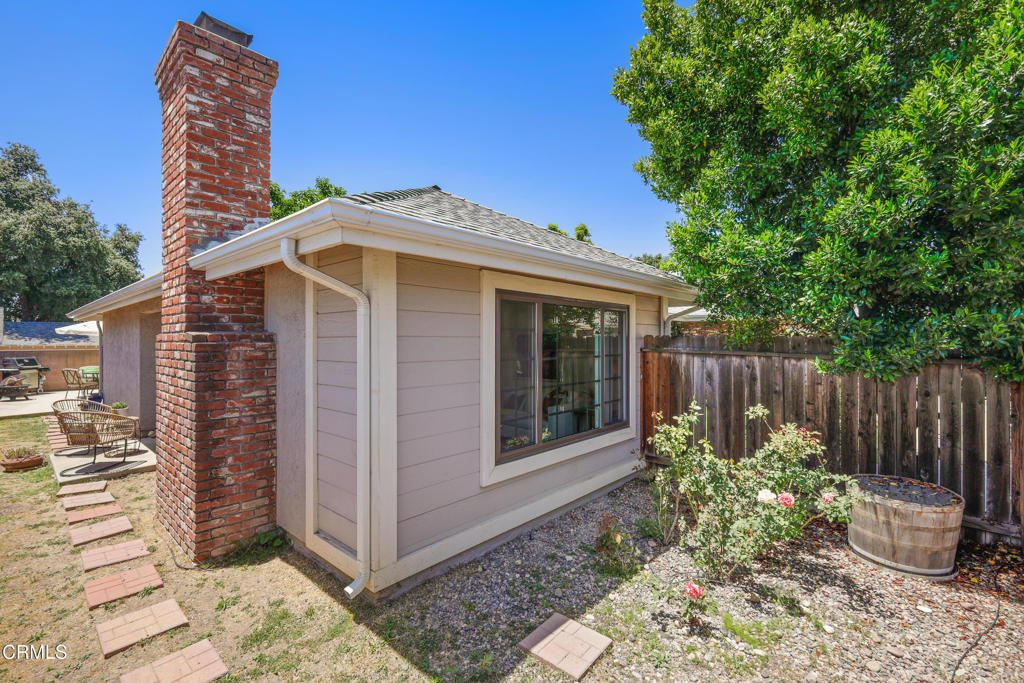 421 S Mayflower Avenue