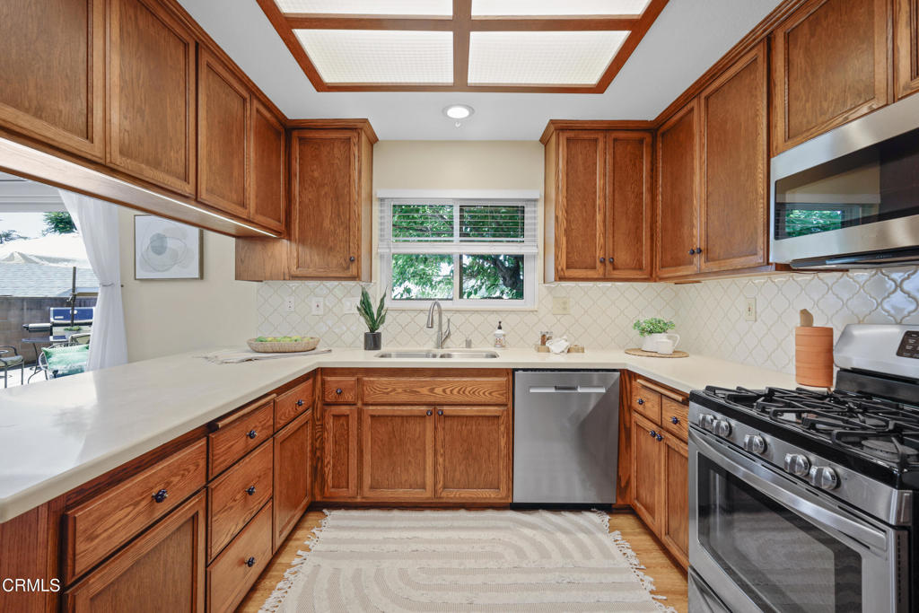 421 S Mayflower Avenue