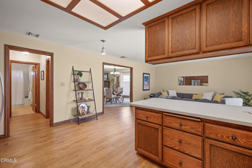 421 S Mayflower Avenue