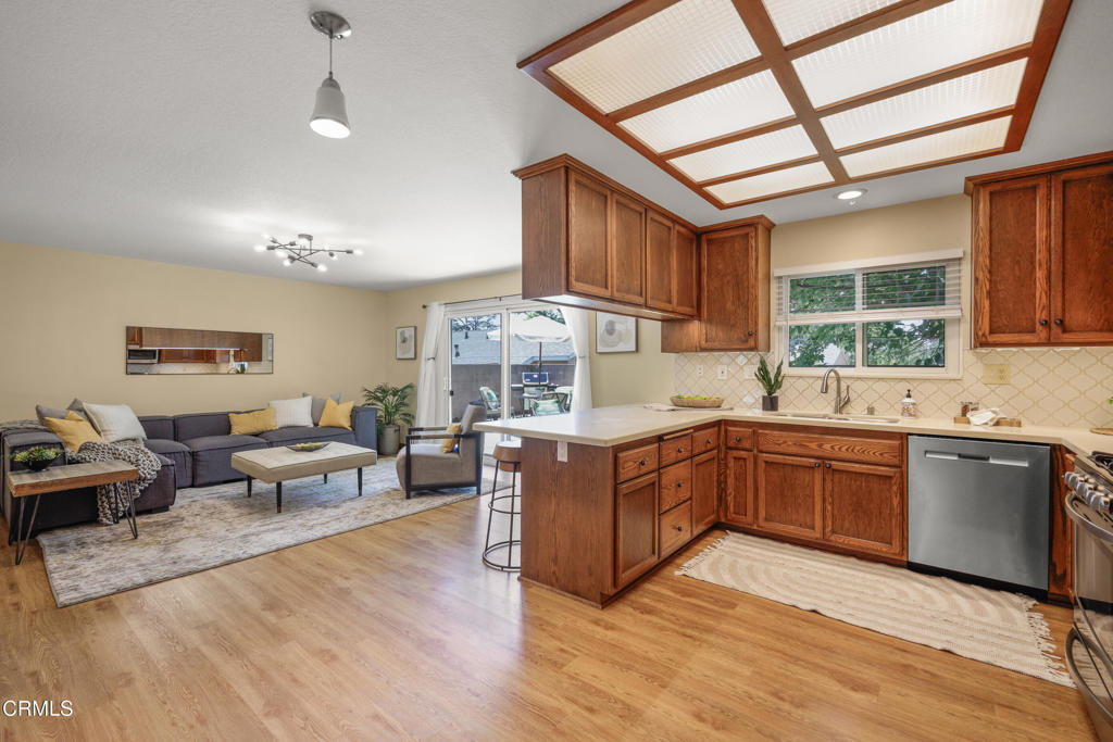 421 S Mayflower Avenue