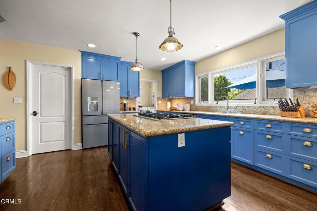 2156 Las Lunas Street