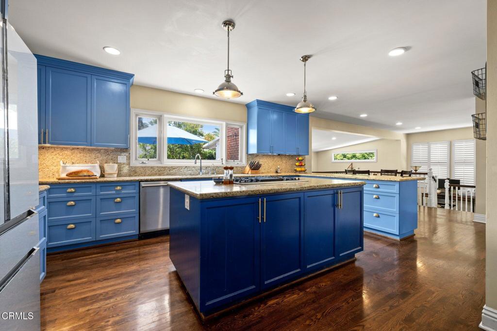 2156 Las Lunas Street