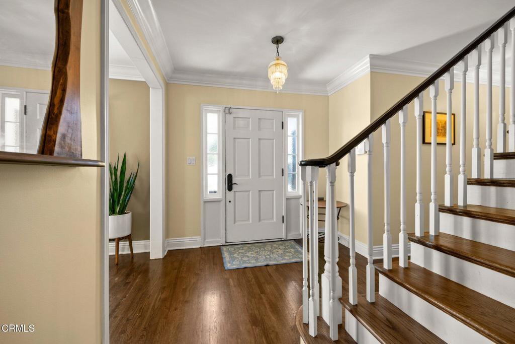 2156 Las Lunas Street