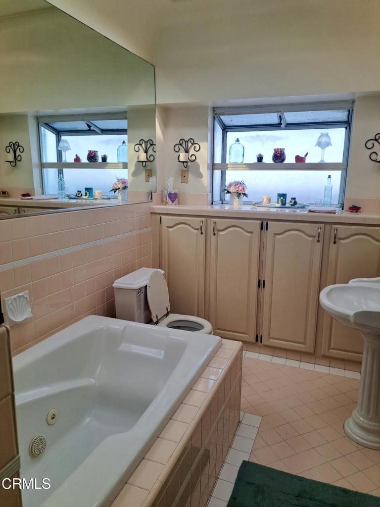 208 N Primrose Avenue