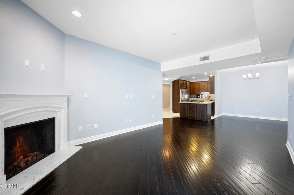 4424 Whitsett Avenue 102