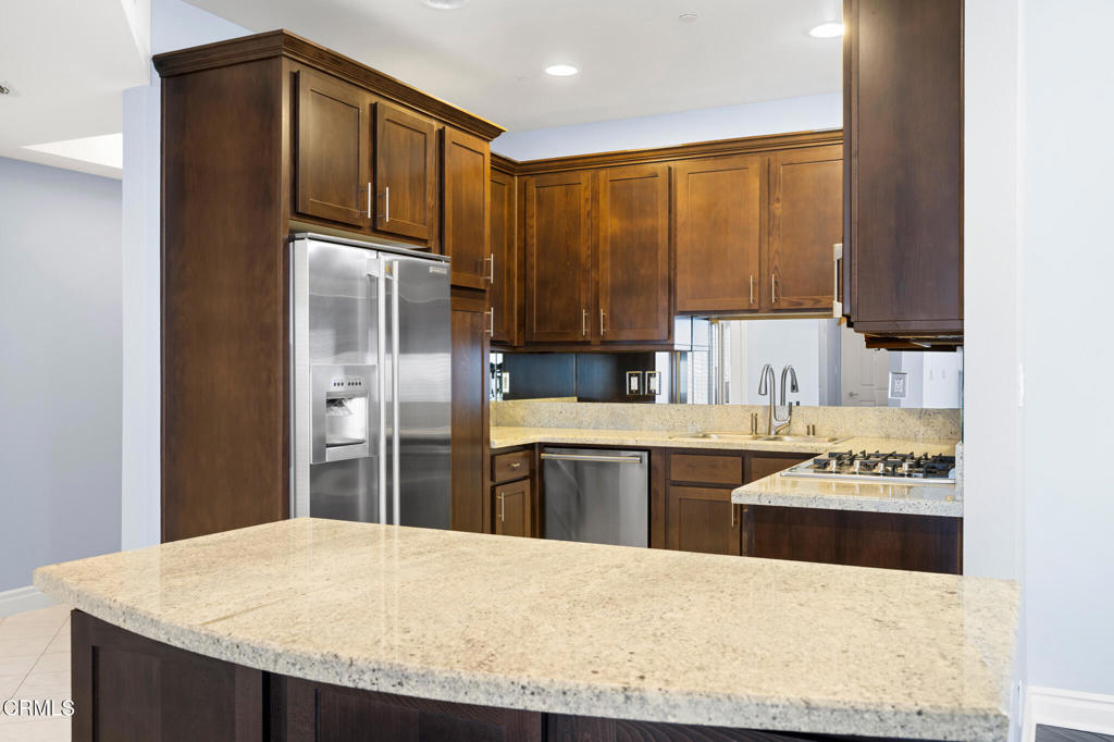 4424 Whitsett Avenue 102