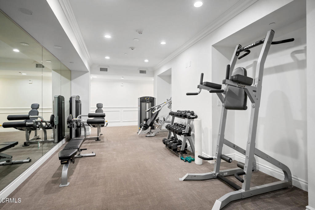 4424 Whitsett Avenue 102