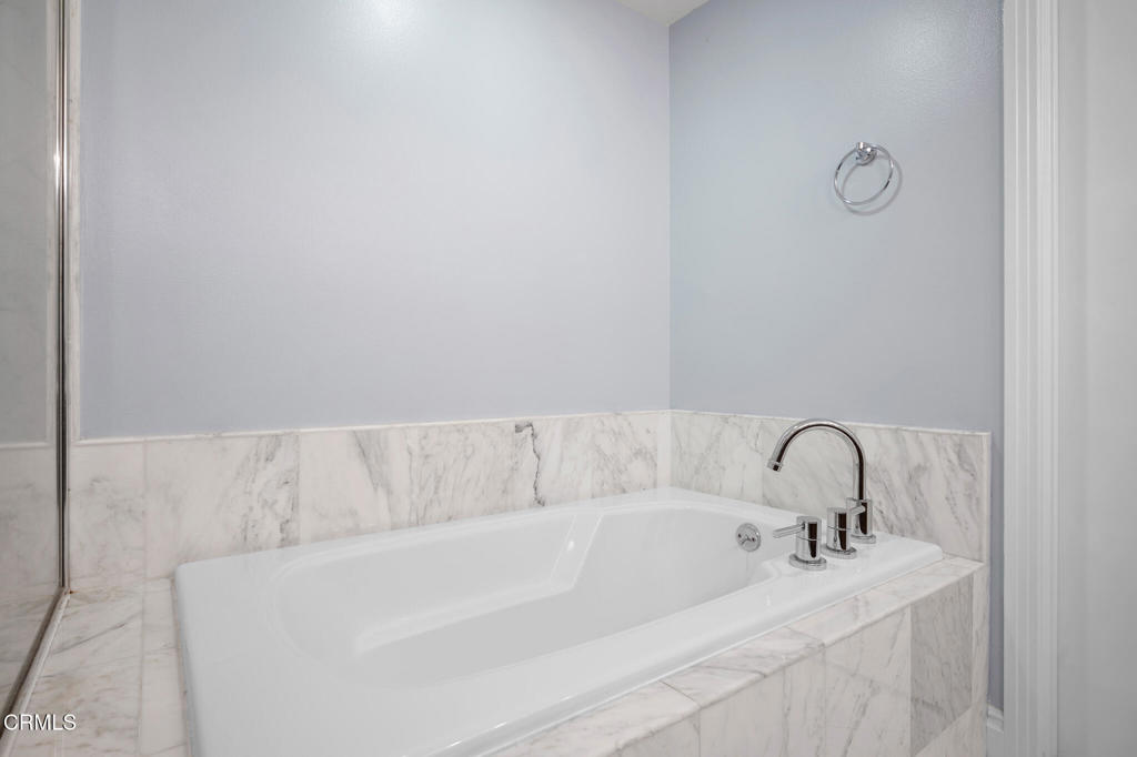 4424 Whitsett Avenue 102