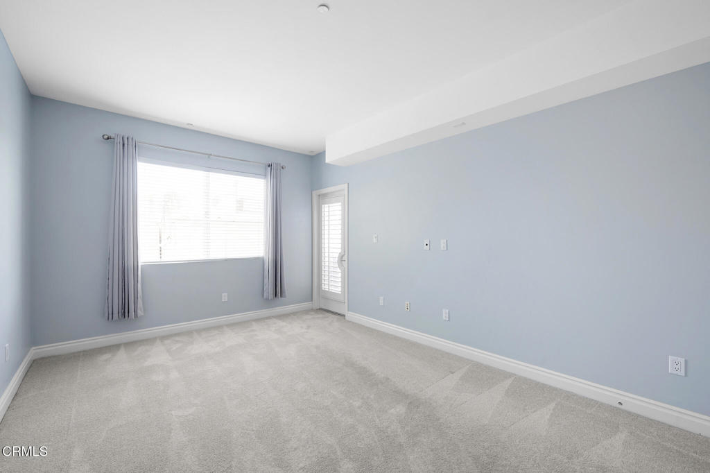4424 Whitsett Avenue 102