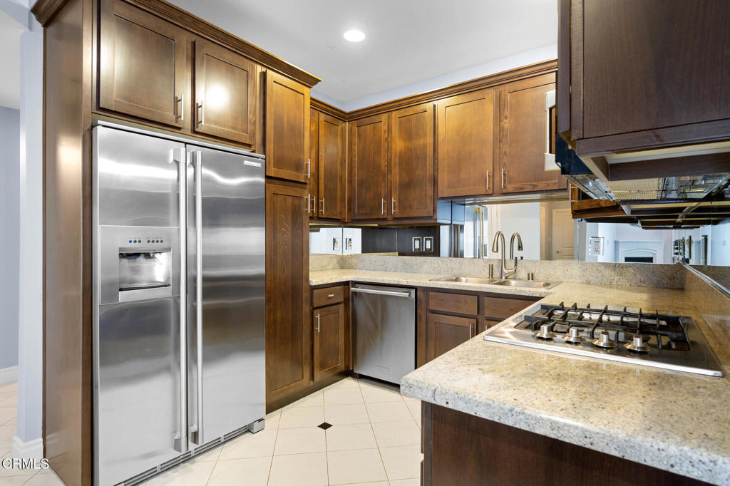 4424 Whitsett Avenue 102
