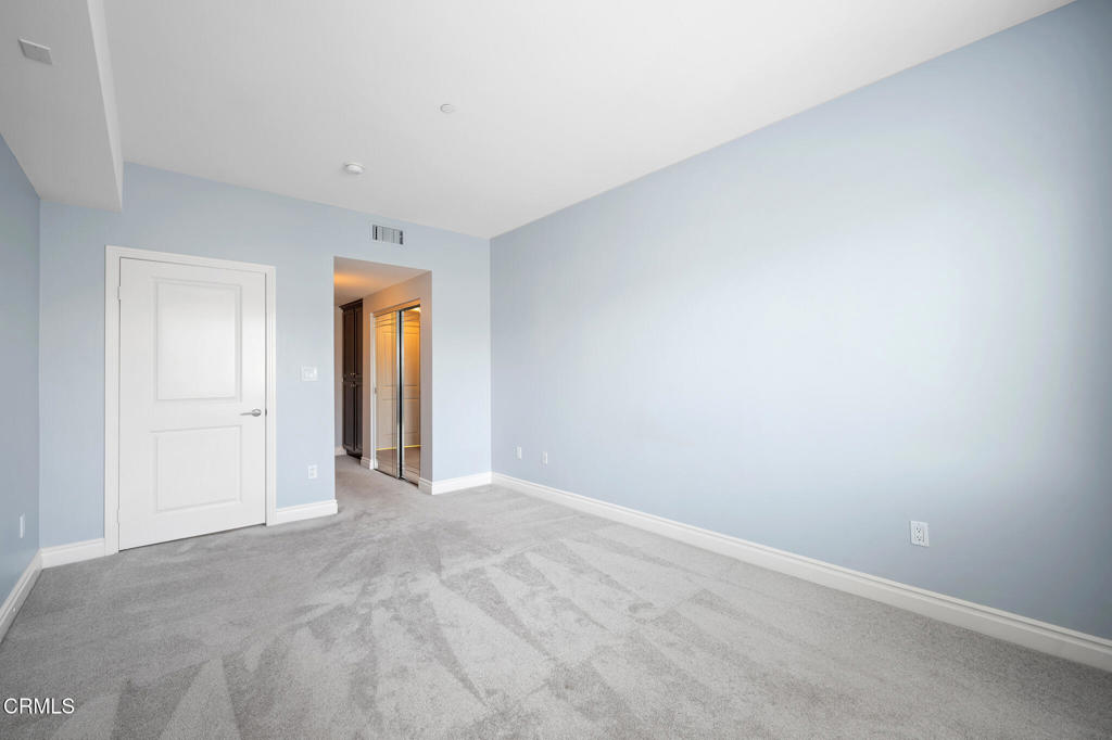 4424 Whitsett Avenue 102