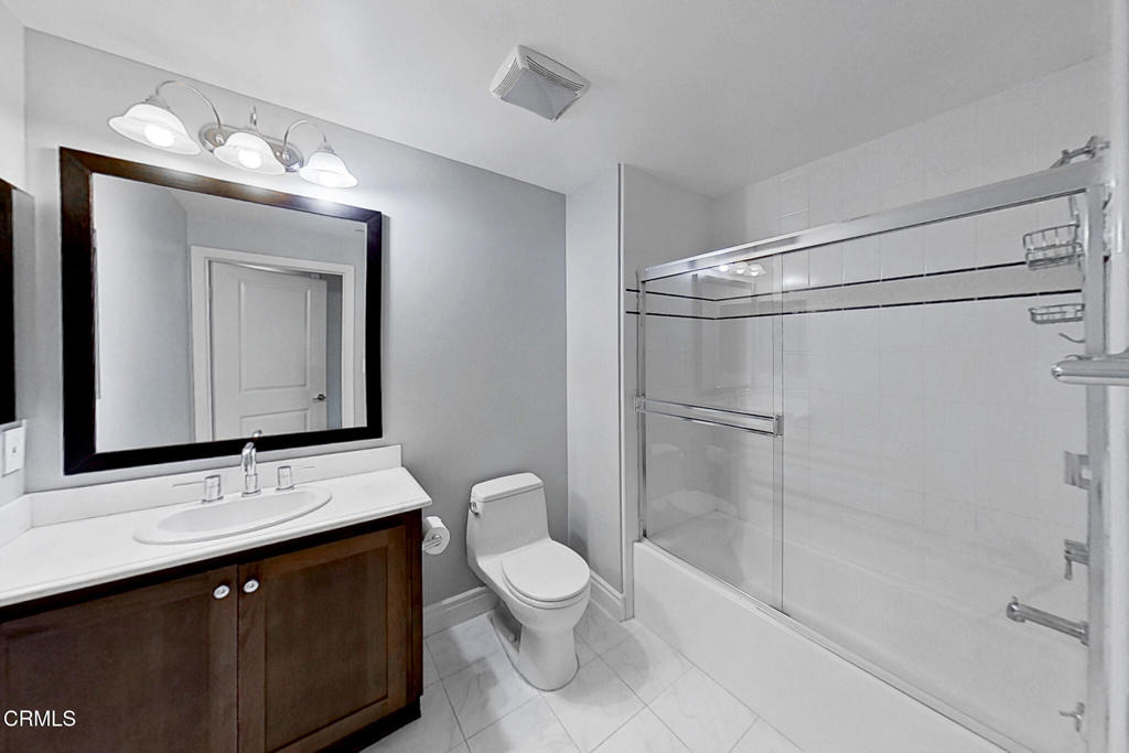 4424 Whitsett Avenue 102