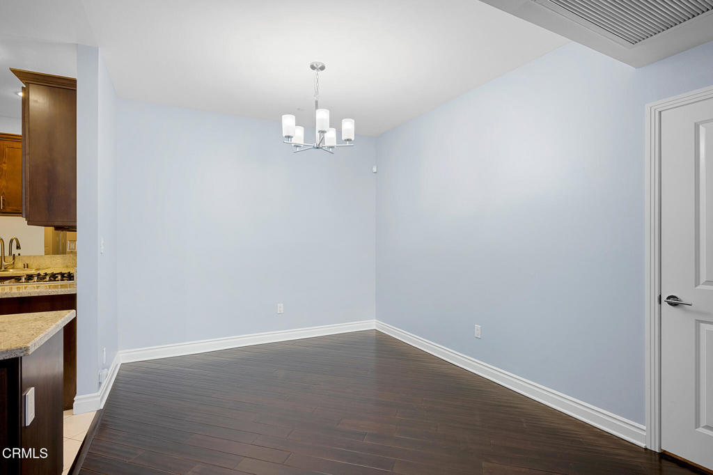 4424 Whitsett Avenue 102