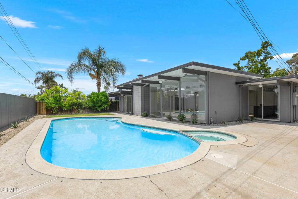 3832 E Casselle Avenue