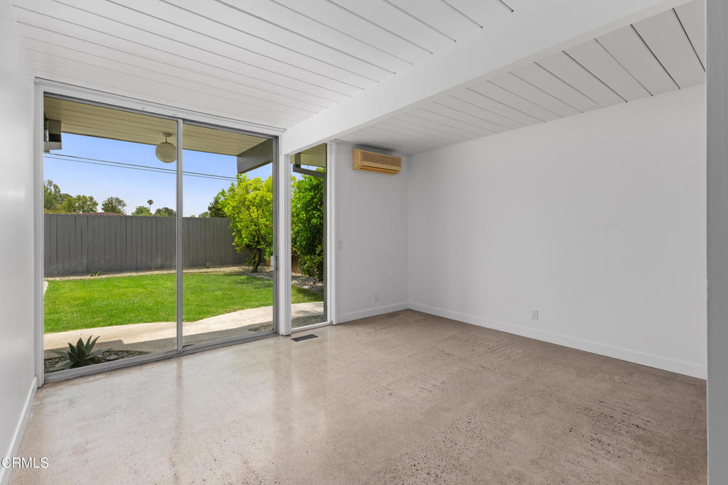 3832 E Casselle Avenue