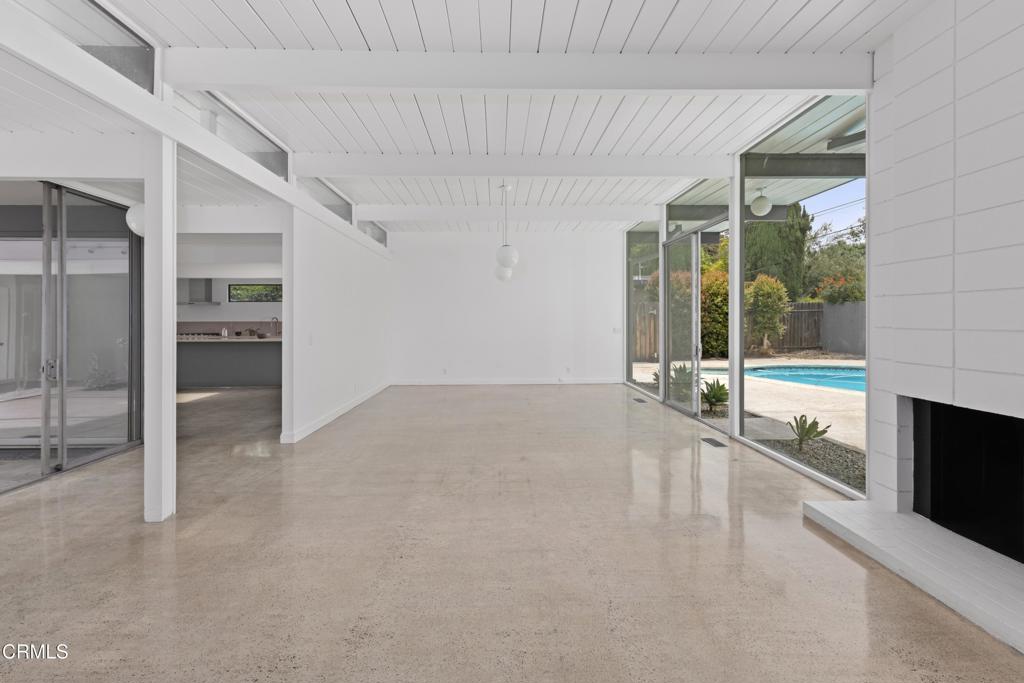 3832 E Casselle Avenue