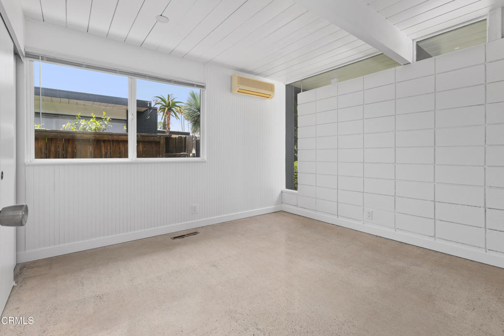 3832 E Casselle Avenue