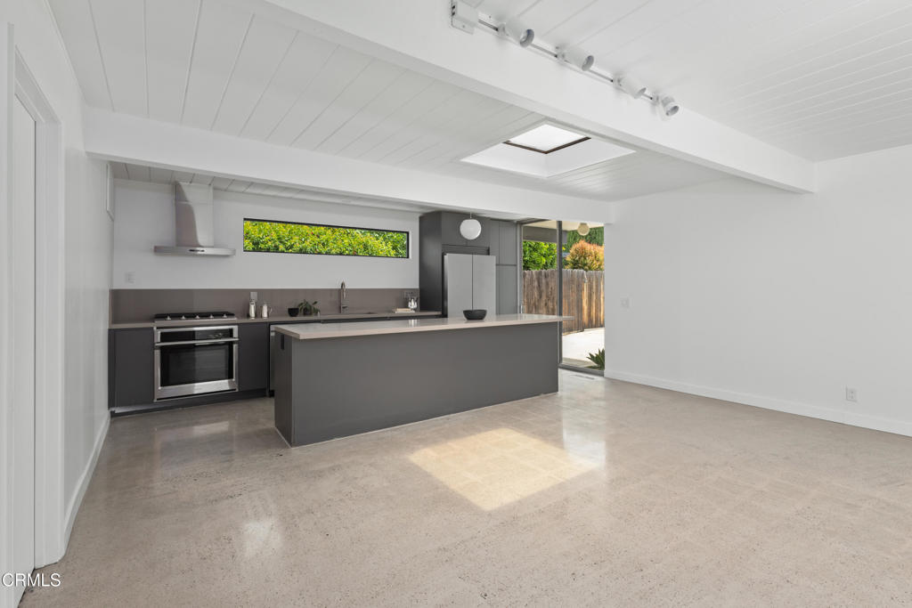 3832 E Casselle Avenue