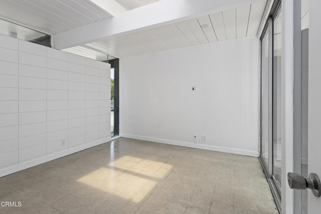 3832 E Casselle Avenue