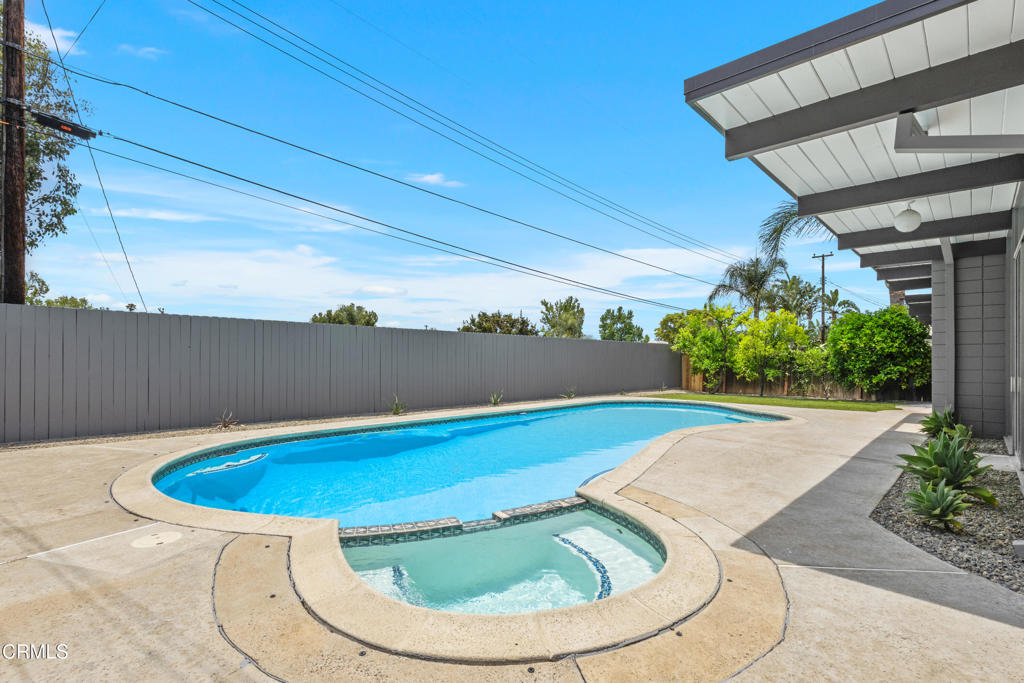 3832 E Casselle Avenue