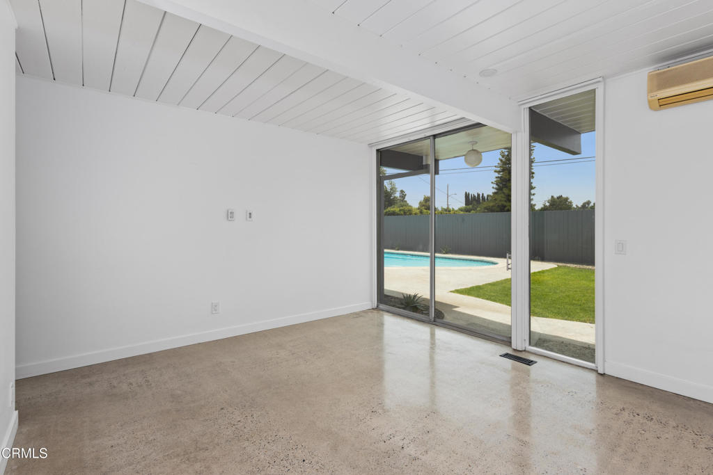 3832 E Casselle Avenue