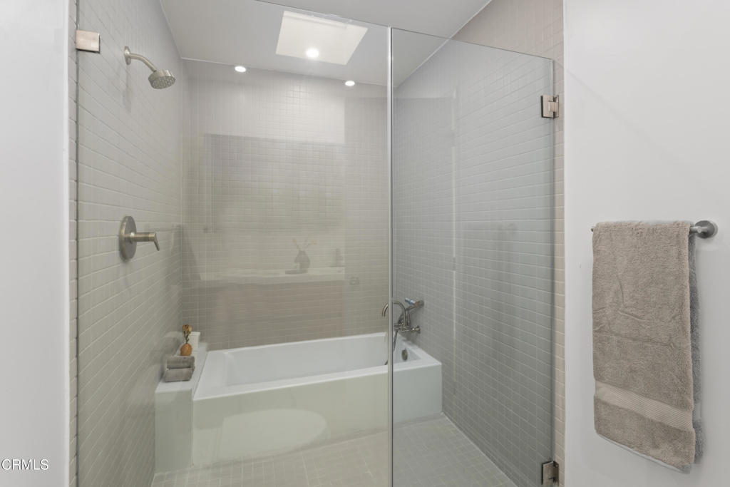 3832 E Casselle Avenue