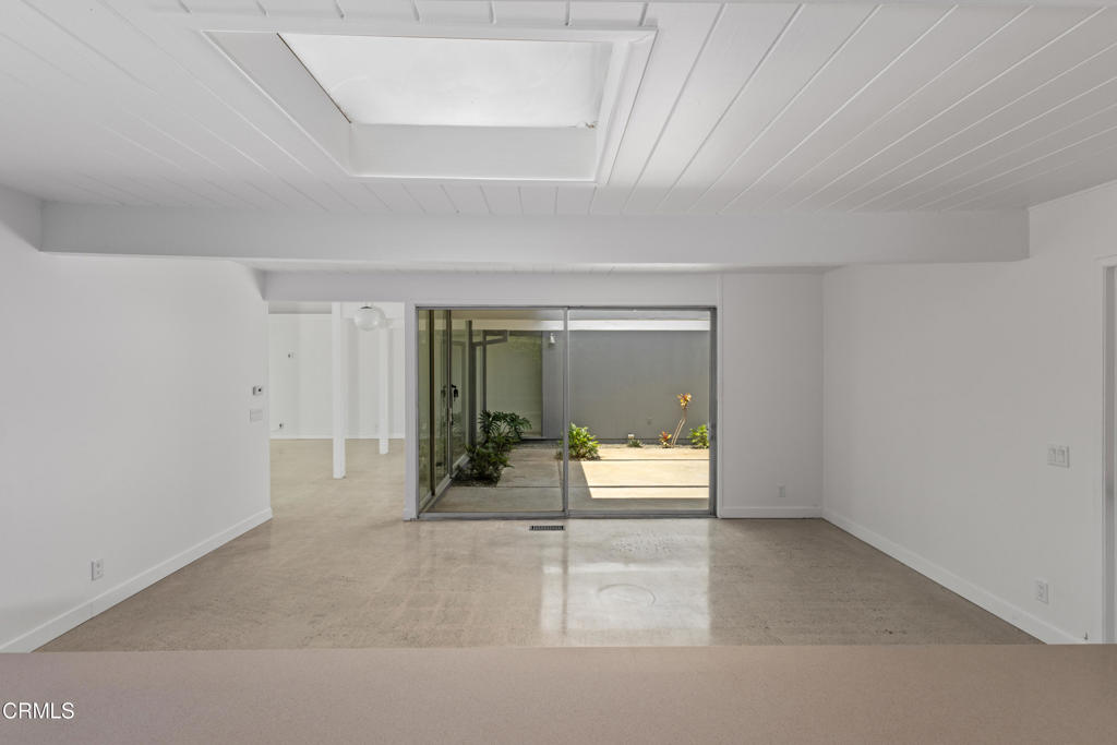 3832 E Casselle Avenue