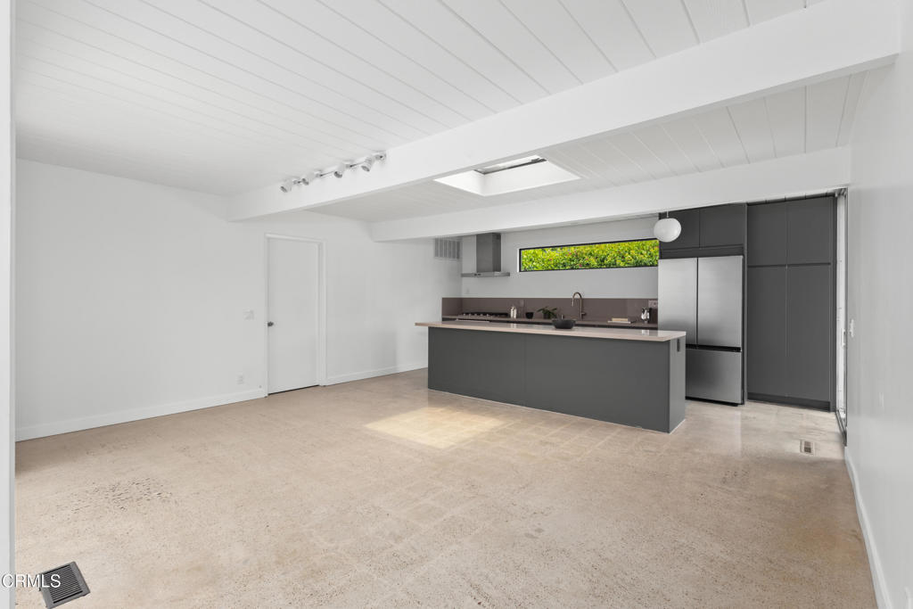 3832 E Casselle Avenue