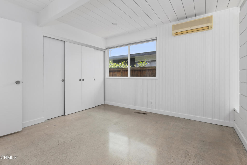 3832 E Casselle Avenue