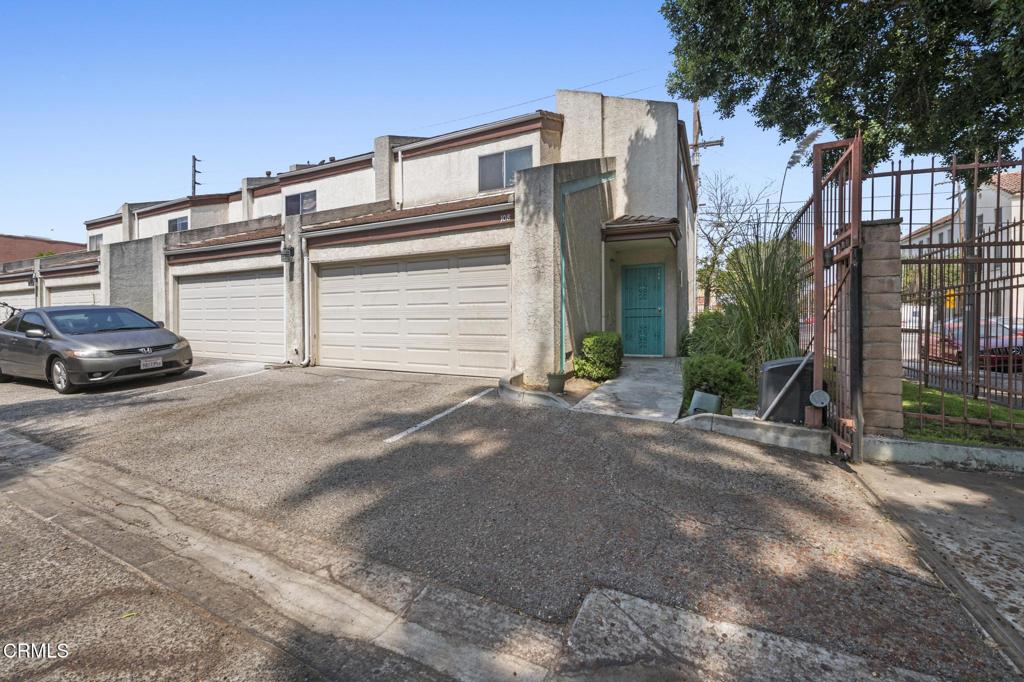 1236 S Union Avenue 8