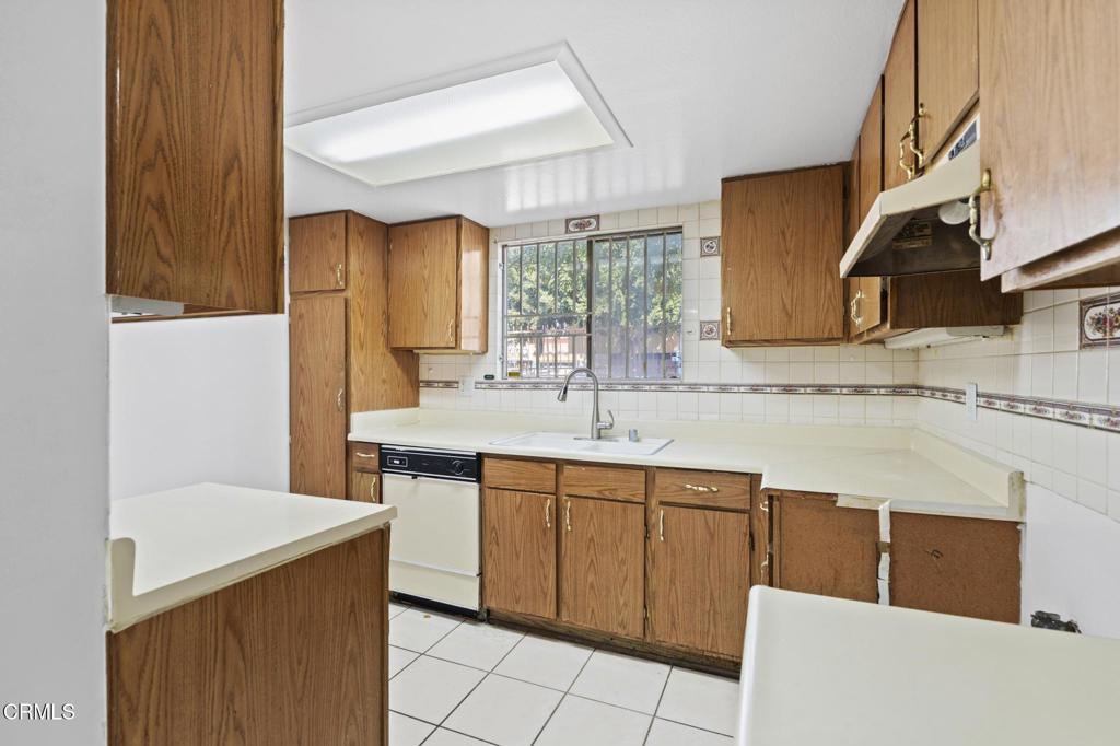 1236 S Union Avenue 8