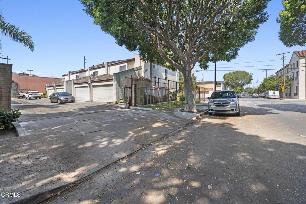 1236 S Union Avenue 8